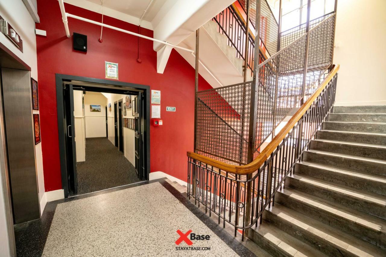 Base Wellington Hostel Exterior photo